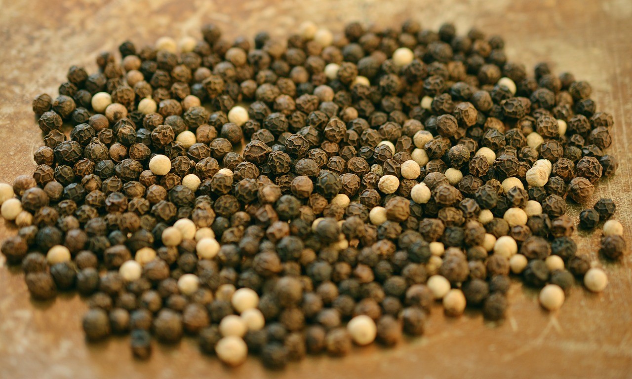 黑胡椒粉	Black pepper powder